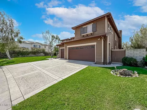 Exterior - 215 Southcrest Pl, Simi Valley, CA 93065 photo 2 of 12