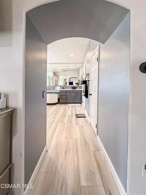 Entry Way - 215 Southcrest Pl, Simi Valley, CA 93065 photo 7 of 7