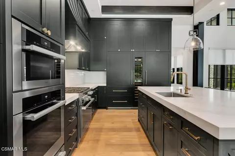 Kitchen - 3129 Milestone Ave, Simi Valley, CA 93065 photo 5 of 8