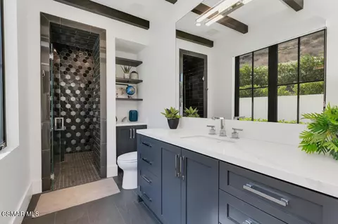 Bath - 3129 Milestone Ave, Simi Valley, CA 93065 photo 3 of 9