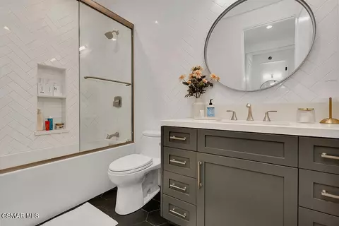 Bath - 3129 Milestone Ave, Simi Valley, CA 93065 photo 6 of 9