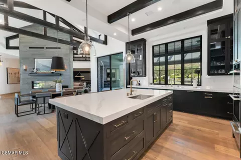 Kitchen - 3129 Milestone Ave, Simi Valley, CA 93065 photo 7 of 8