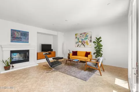 Living - 1346 Estuary Way, Oxnard, CA 93035 photo 3 of 3