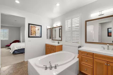 Bath - 1346 Estuary Way, Oxnard, CA 93035 photo 4 of 5