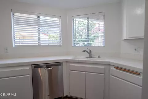 Kitchen - 3366 Darby St #434, Simi Valley, CA 93063 photo 2 of 2