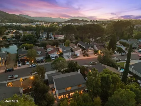 30729 Lakefront Dr, Agoura Hills, CA 91301