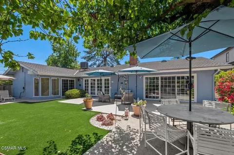 17701 Corinthian Dr, Encino, CA 91316