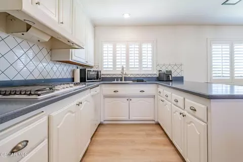 Kitchen - 3217 Hamlin Ave, Simi Valley, CA 93063 photo 1 of 6