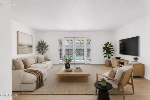 Living - 906 Granby St, Simi Valley, CA 93065 photo 3 of 5