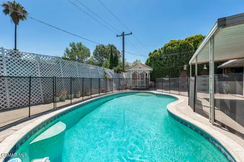 Exterior - 906 Granby St, Simi Valley, CA 93065 photo 4 of 8