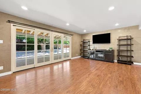 Living - 3521 Skagway St, Simi Valley, CA 93063 photo 2 of 3