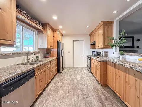 Kitchen - 1249 Gibson Ave, Simi Valley, CA 93065 photo 2 of 8