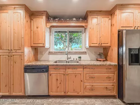 Kitchen - 1249 Gibson Ave, Simi Valley, CA 93065 photo 7 of 8