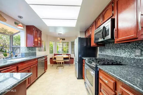 Kitchen - 19602 Eagle Ridge Ln, Porter Ranch, CA 91326 photo 3 of 4