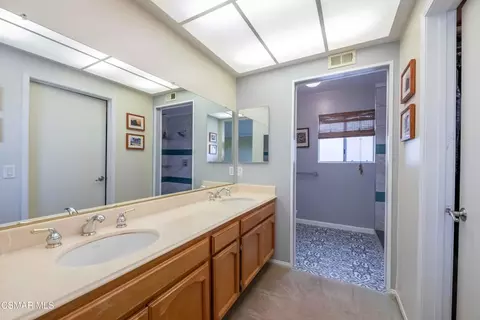 Bath - 19602 Eagle Ridge Ln, Porter Ranch, CA 91326 photo 1 of 5