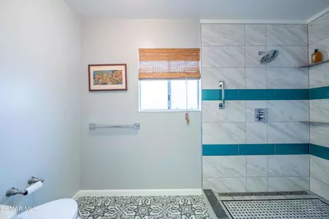 Bath - 19602 Eagle Ridge Ln, Porter Ranch, CA 91326 photo 2 of 5