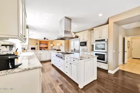 Kitchen - 3916 Eagle Flight Dr, Simi Valley, CA 93065 photo 1 of 2