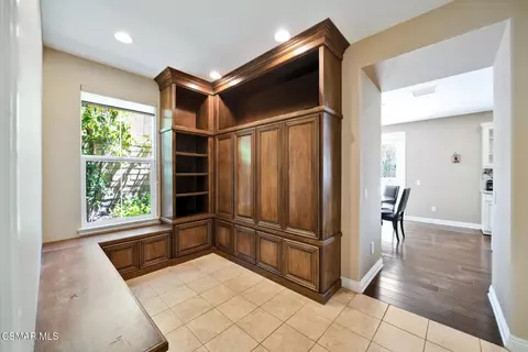 Entry Way - 3916 Eagle Flight Dr, Simi Valley, CA 93065 photo 4 of 5