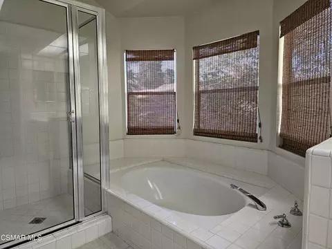 Bath - 2752 Annandale Ln, Simi Valley, CA 93063 photo 2 of 3