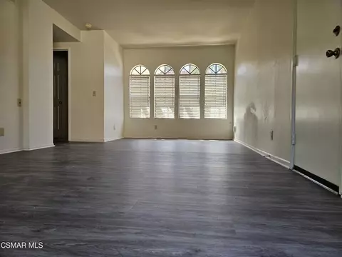 Living - 2752 Annandale Ln, Simi Valley, CA 93063 photo 5 of 11
