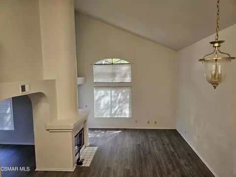 Living - 2752 Annandale Ln, Simi Valley, CA 93063 photo 7 of 11