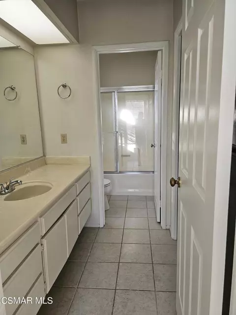 Bath - 2752 Annandale Ln, Simi Valley, CA 93063 photo 3 of 3