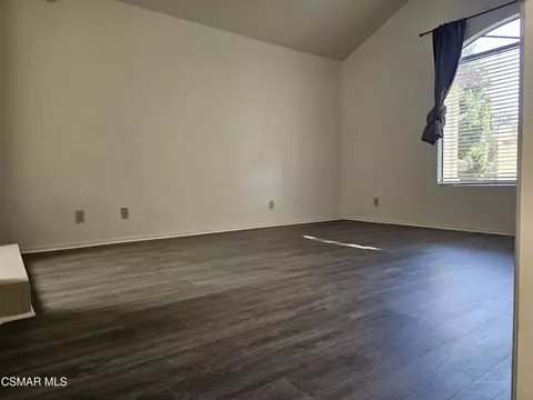 Living - 2752 Annandale Ln, Simi Valley, CA 93063 photo 9 of 11