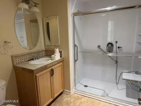 Bath - 5179 Pine Rose Ct #10, Simi Valley, CA 93063 photo 1 of 2