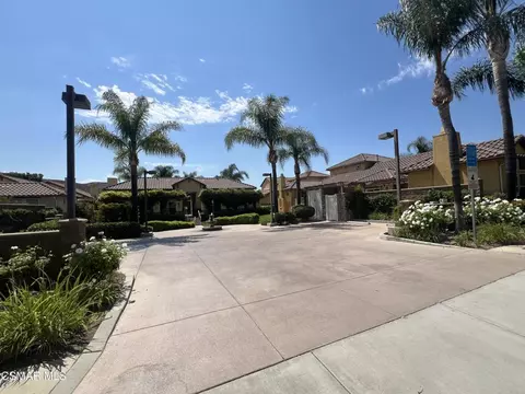 Exterior - 5179 Pine Rose Ct #10, Simi Valley, CA 93063 photo 2 of 5