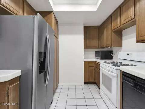 Kitchen - 185 Mcafee Ct, Thousand Oaks, CA 91360 photo 1 of 2