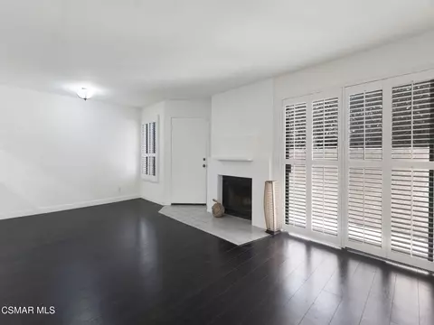 Living - 185 Mcafee Ct, Thousand Oaks, CA 91360 photo 3 of 3