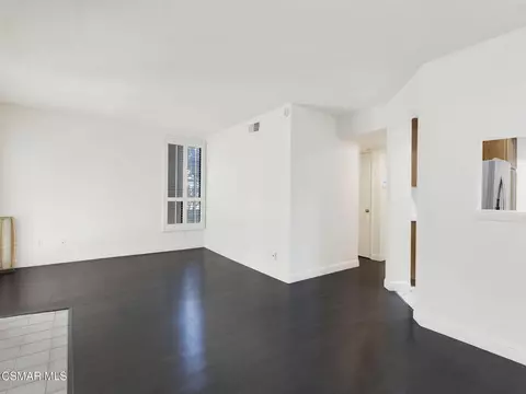 Living - 185 Mcafee Ct, Thousand Oaks, CA 91360 photo 1 of 3
