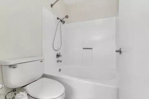 Bath - 2016 Riverbirch Dr, Simi Valley, CA 93063 photo 3 of 4