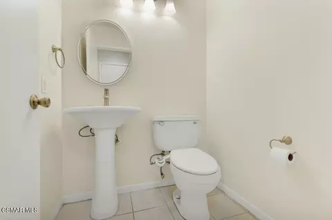 Bath - 2016 Riverbirch Dr, Simi Valley, CA 93063 photo 1 of 4