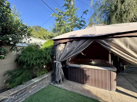 Exterior - 1130 N Maple St, Burbank, CA 91505 photo 13 of 13