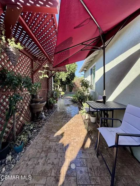 Exterior - 1130 N Maple St, Burbank, CA 91505 photo 2 of 13