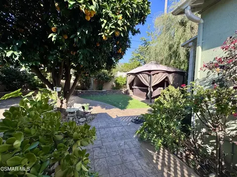 Exterior - 1130 N Maple St, Burbank, CA 91505 photo 5 of 13