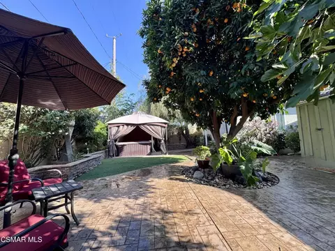 Exterior - 1130 N Maple St, Burbank, CA 91505 photo 12 of 13