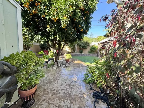 Exterior - 1130 N Maple St, Burbank, CA 91505 photo 11 of 13