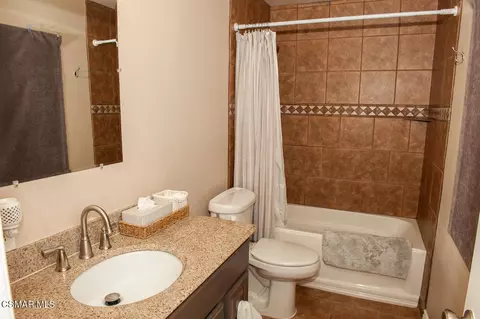 Bath - 2884 Gardner St, Simi Valley, CA 93065 photo 1 of 2