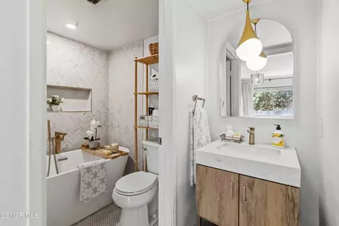 Bath - 255 Sequoia Ct #14, Thousand Oaks, CA 91360 photo 1 of 3