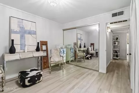 Entry Way - 255 Sequoia Ct #14, Thousand Oaks, CA 91360 photo 4 of 5