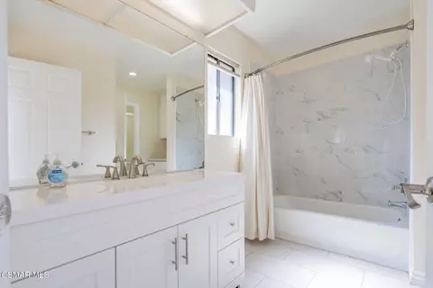 Bath - 5213 Huntley St #45, Simi Valley, CA 93063 photo 1 of 2