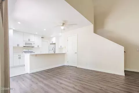 Living - 5213 Huntley St #45, Simi Valley, CA 93063 photo 3 of 6