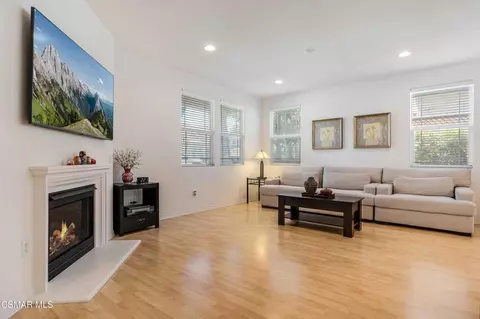 Living - 340 Town Forest Ct, Camarillo, CA 93012 photo 2 of 4