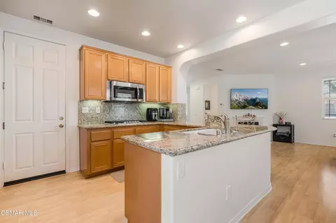 Kitchen - 340 Town Forest Ct, Camarillo, CA 93012 photo 3 of 5