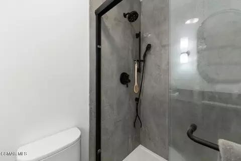 Bath - 2921 Royal Ave, Simi Valley, CA 93065 photo 2 of 4