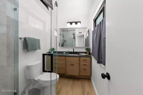 Bath - 2921 Royal Ave, Simi Valley, CA 93065 photo 3 of 4
