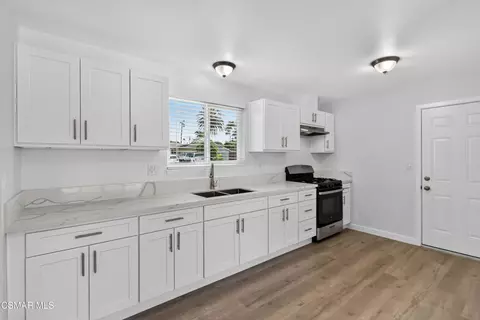Entry Way - 1182 Graham St, Simi Valley, CA 93065 photo 2 of 2