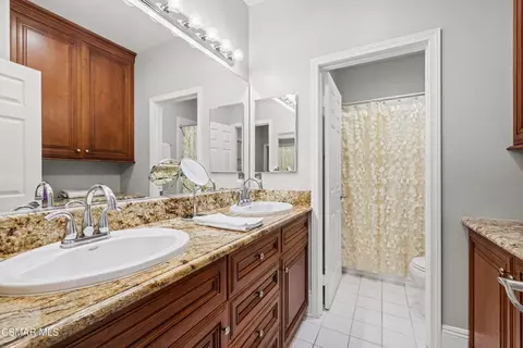 Bath - 2805 Yurok Ct, Simi Valley, CA 93063 photo 4 of 4